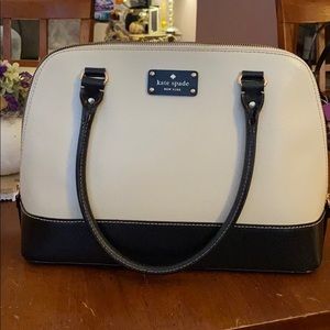 Kate Spade shoulder bag.